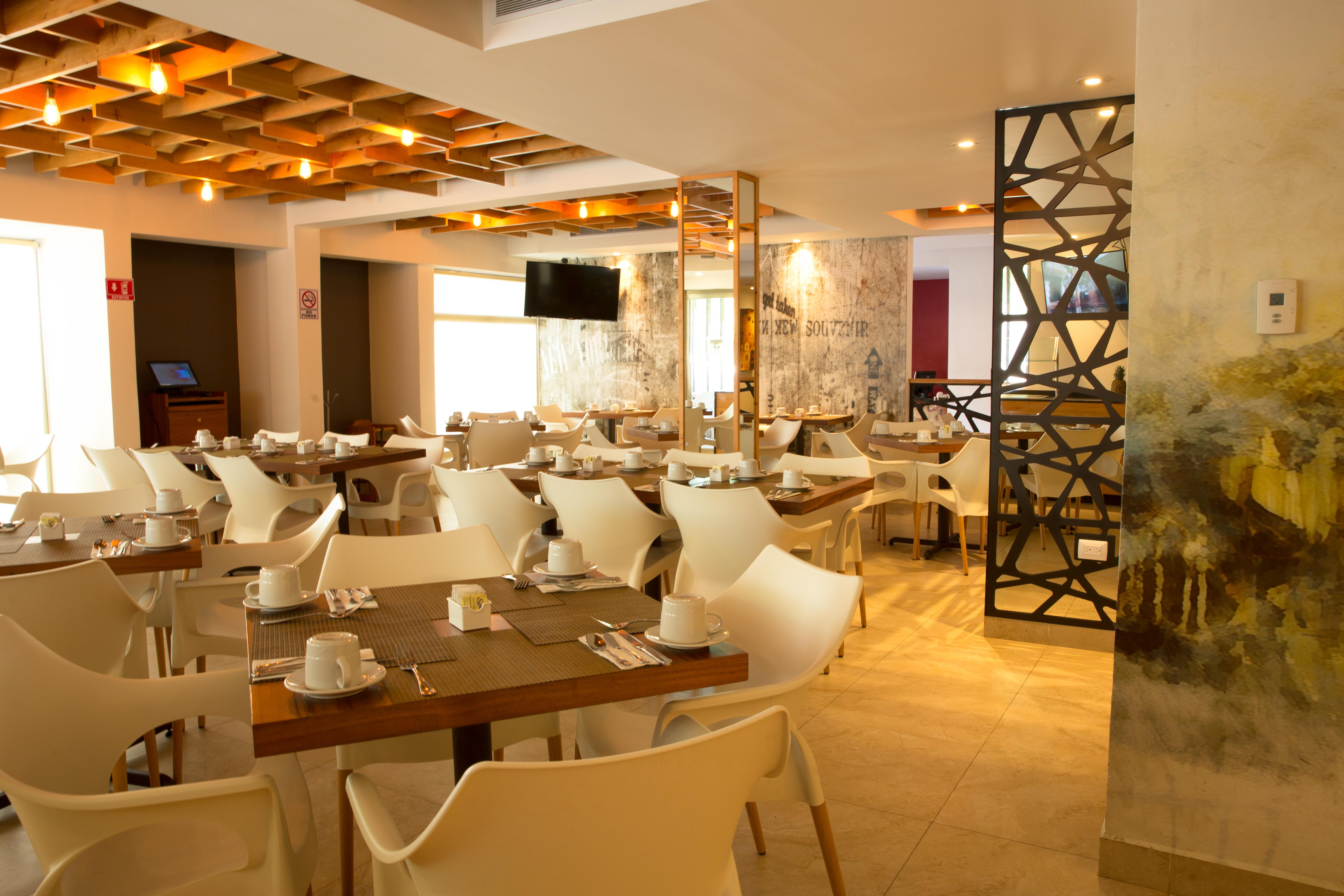 Ambiance Suites Cancun Exterior photo