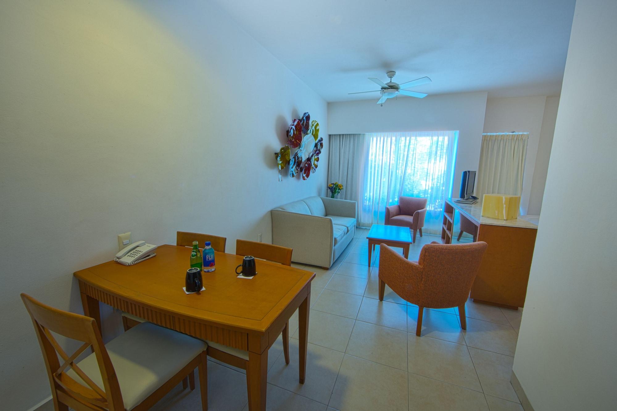 Ambiance Suites Cancun Exterior photo