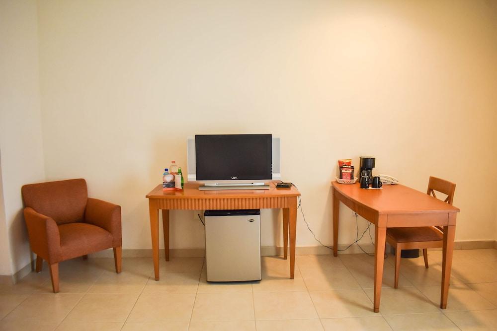 Ambiance Suites Cancun Exterior photo